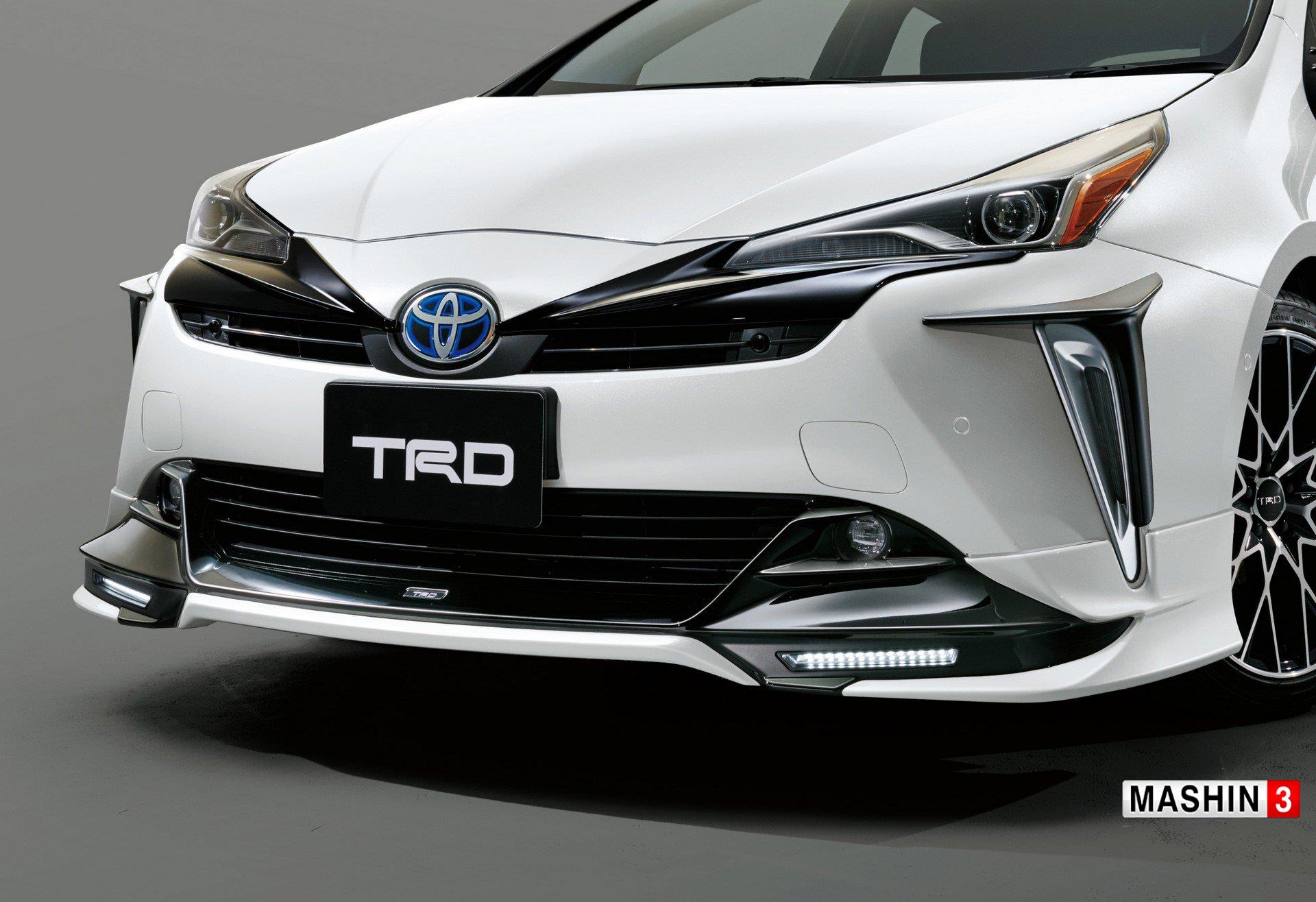 تویوتا پریوس فیس لیفت با تیونینگ TRD 
